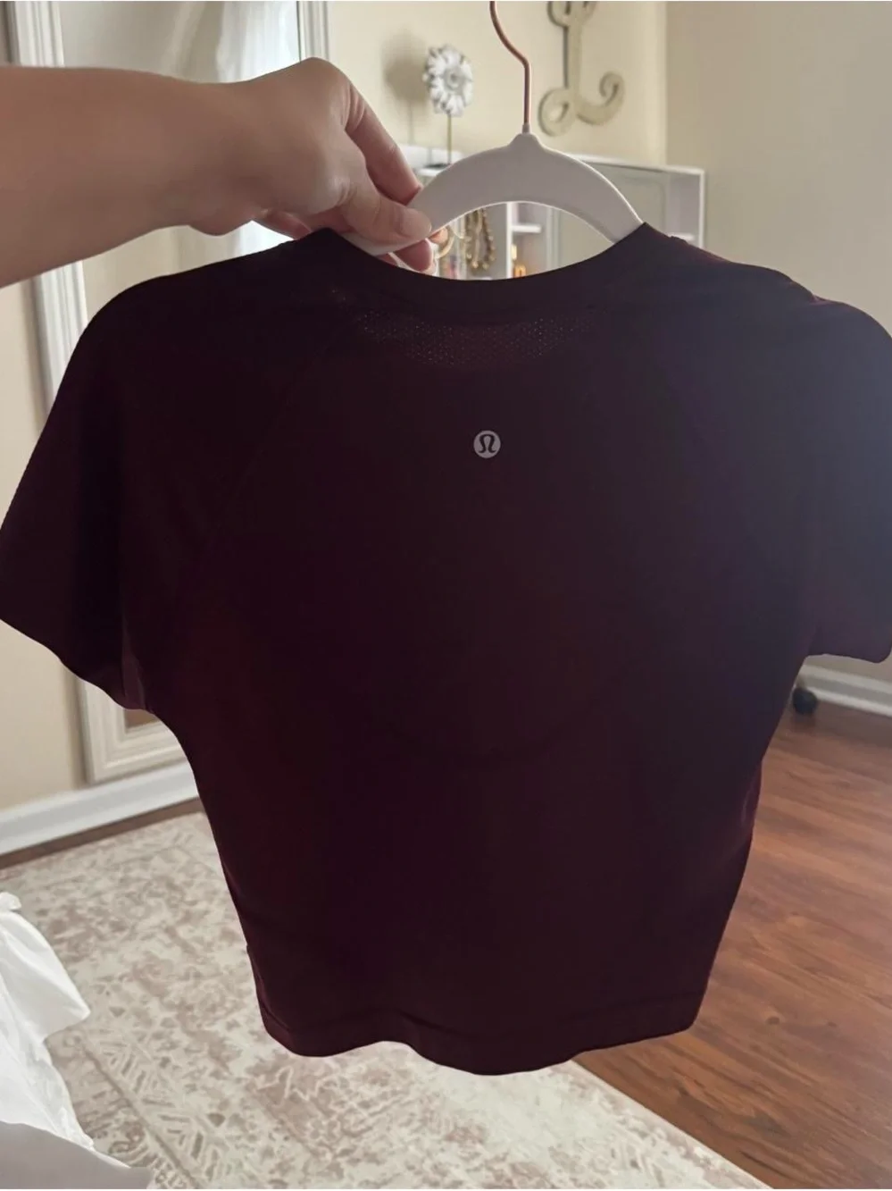 lululemon athletica Burgundy Short Sleeve Cropped Top